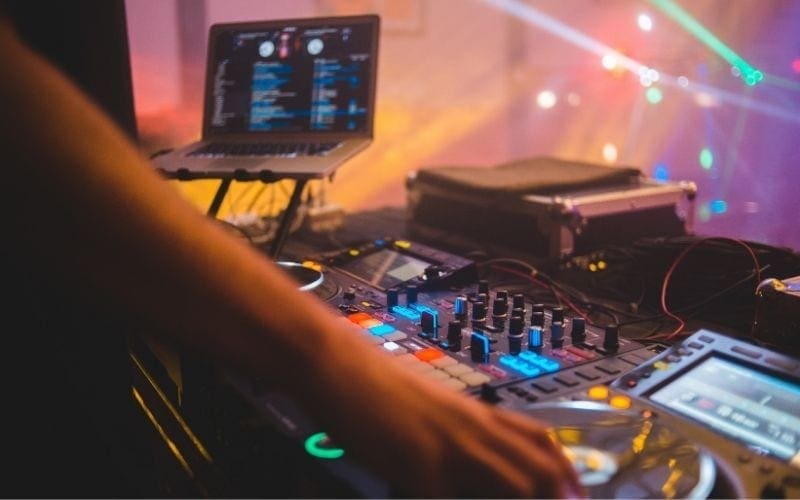 make a trap beat