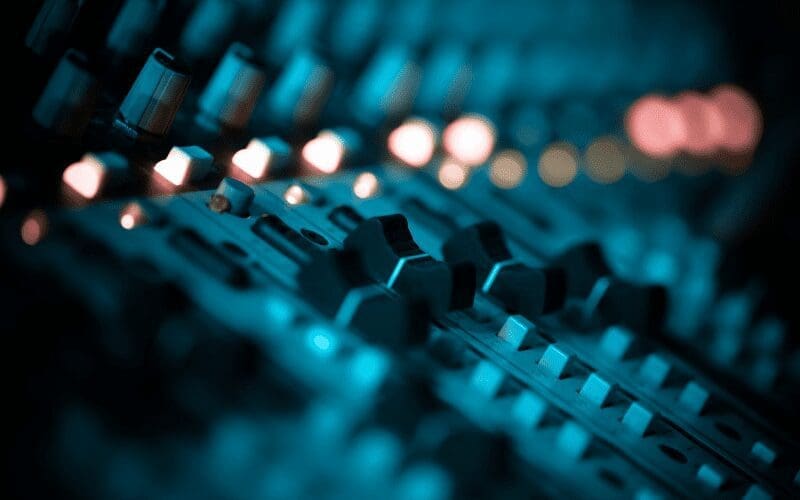 mastering engineer