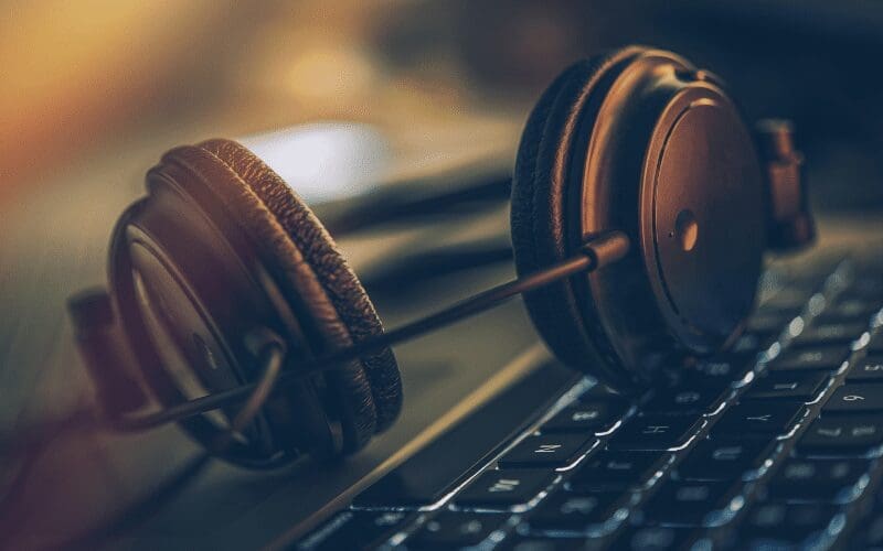 mastering engineer